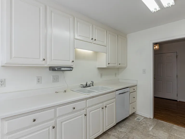 5936 Royal Coach Ct — Photo 8