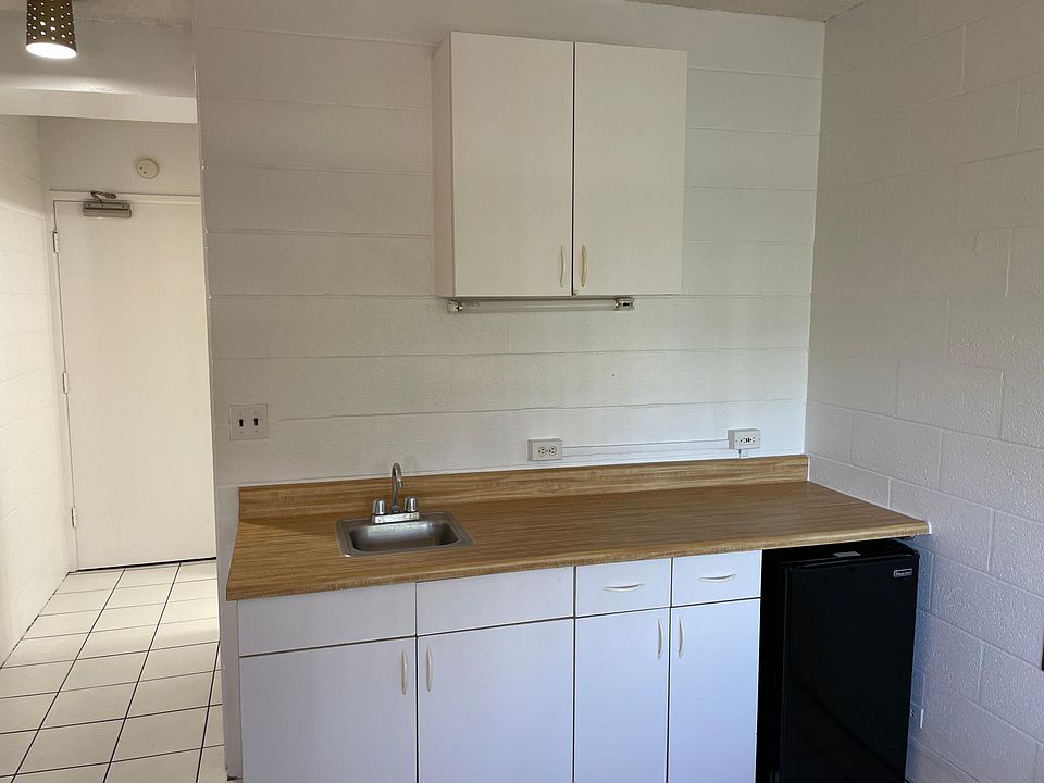 2nd image of 1142 S King St #3005