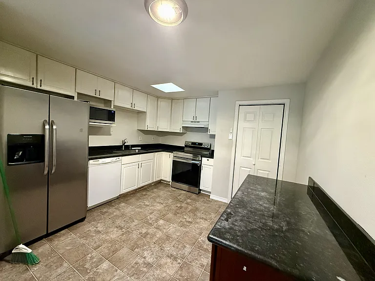 4308 NE Sunset Blvd #U1 — Photo 3