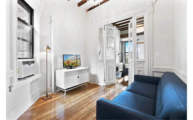 Sold by Douglas Elliman | media 24