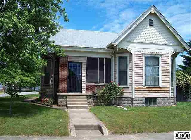 540 W 5th St photo 1