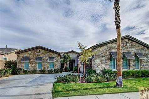 3rd image of 61260 Topaz Dr