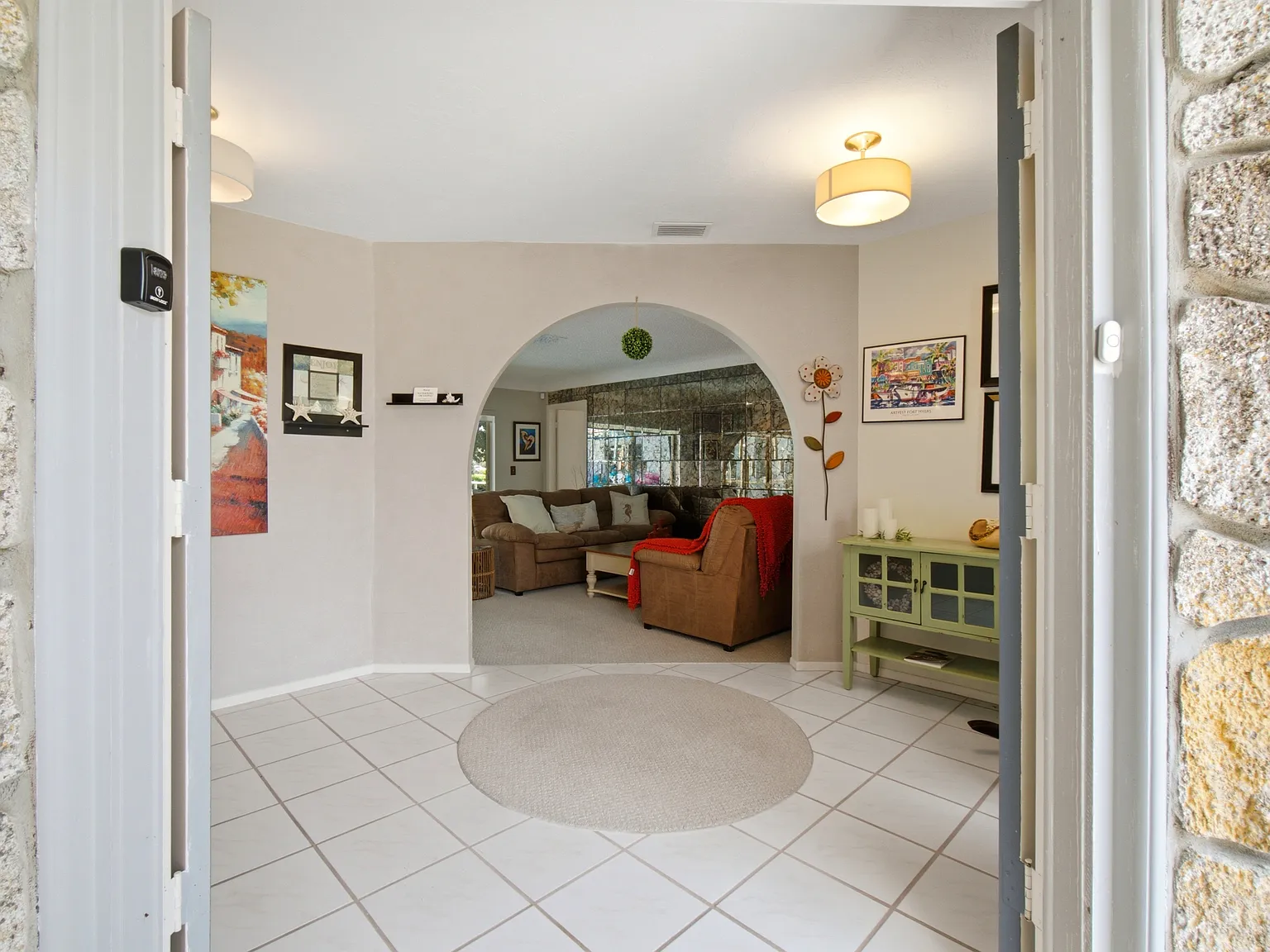 3 bed, 1838 sqft, $3,500 — Photo 3