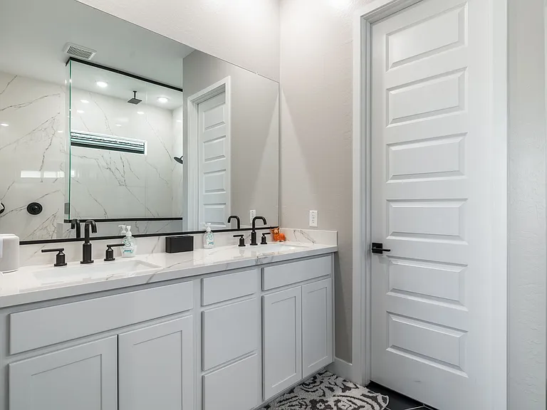 1725 E Questa Dr — Photo 24
