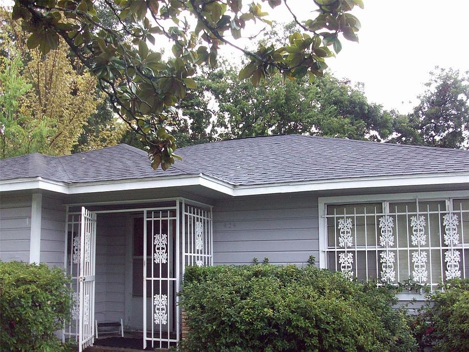 1st image of 424 Neyland St