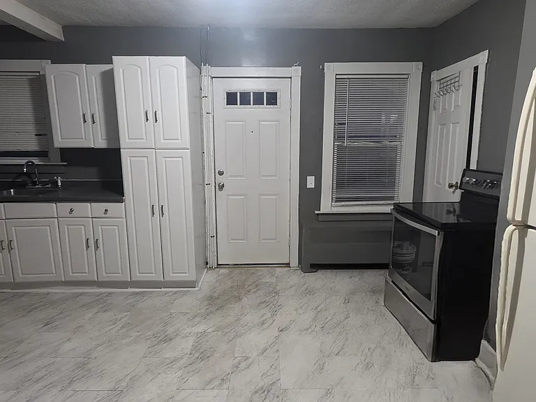 137 Birch St #139 — Photo 4