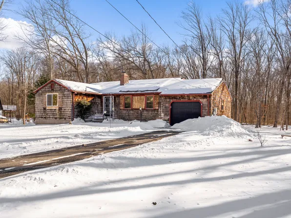 17 Champlain Dr, Old Lyme, CT 06371