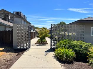 2450 14th Ave APT B, Kingsburg, CA 93631
