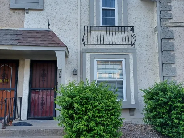 8328 Metcalf Ave, Overland Park, KS 66212