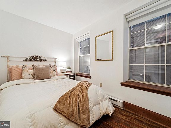 5th image of 536 Montrose St #A