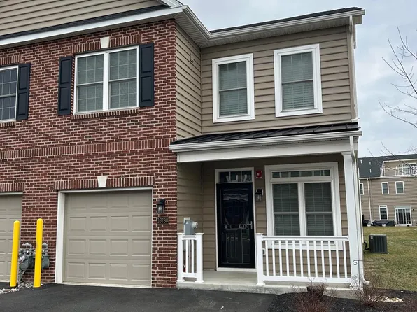 16788 River View Cir, Bristol, PA 19007