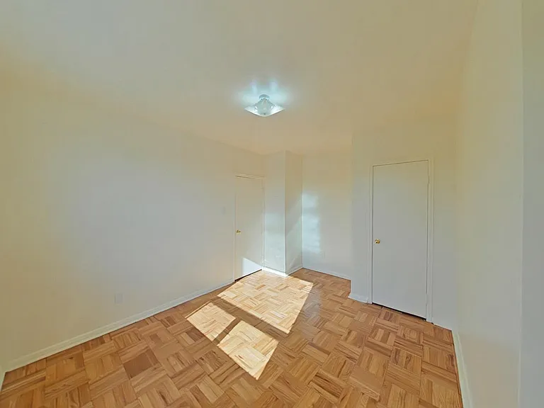 1607 Victoria Park Ave — Photo 15