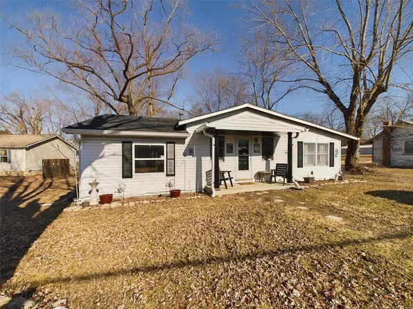1007 E Washington St, Cuba, MO 65453