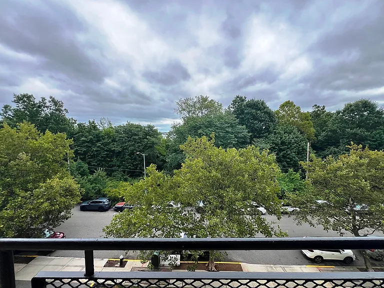 23-50 Waters Edge Dr #D — Photo 22