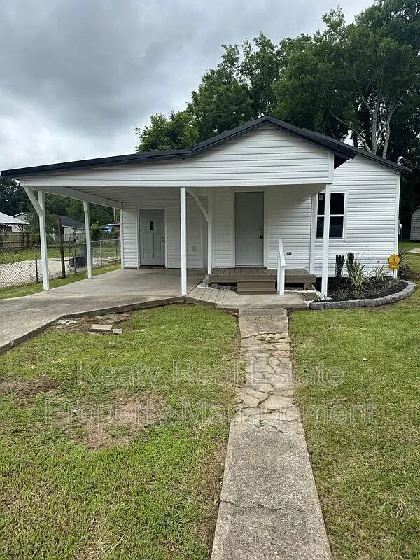 Building Photo - 908 Saint Charles St