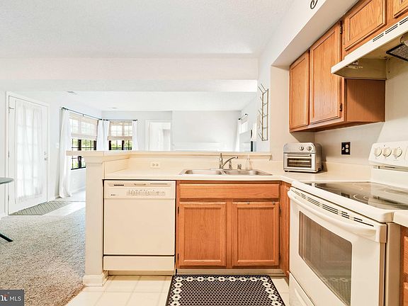 4th image of 6008 Curtier Dr #6008A
