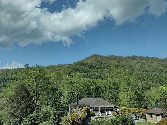 5th image of 250 Hill Place Rd