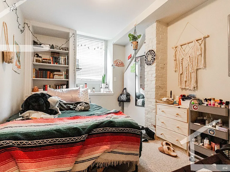 87 Surrey St #1 — Photo 7