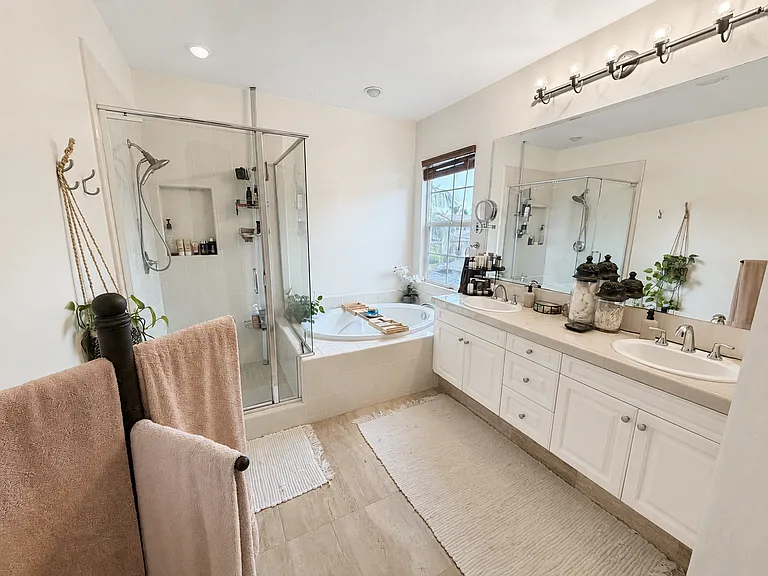 656 Seaward Ave — Photo 9
