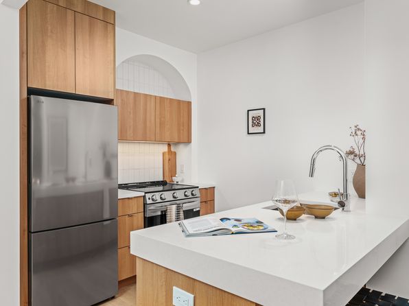 151 S Elliott Pl #5S