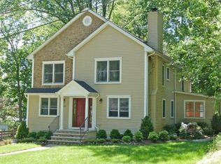125 Hillside Ave, Watchung, NJ 07069