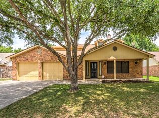6820 Richfield Dr, North Richland Hills, TX 76182