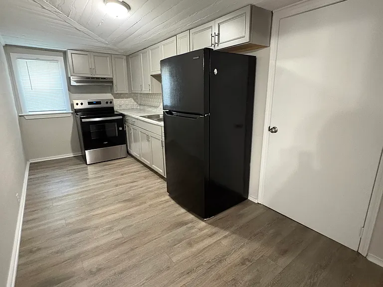 808 Brake St — Photo 3