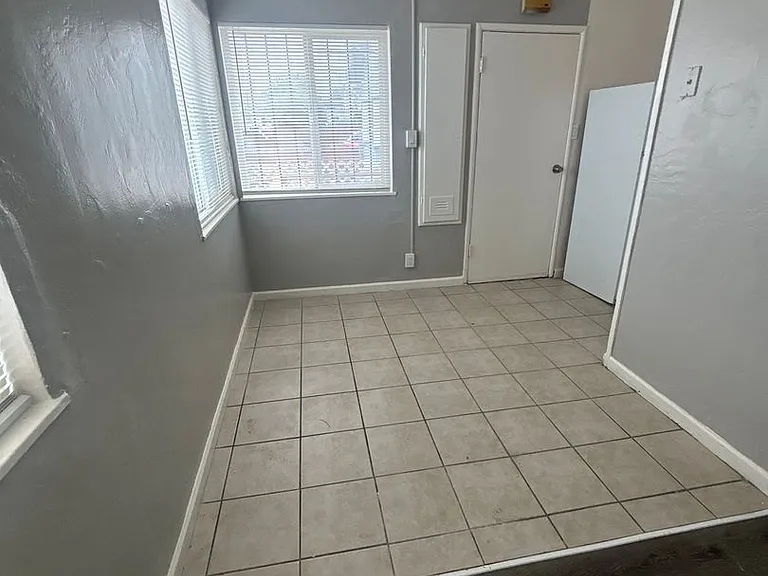 3109 School St — Photo 3