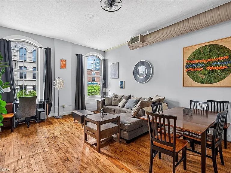 408 W Saint Clair Ave #319 — Photo 2