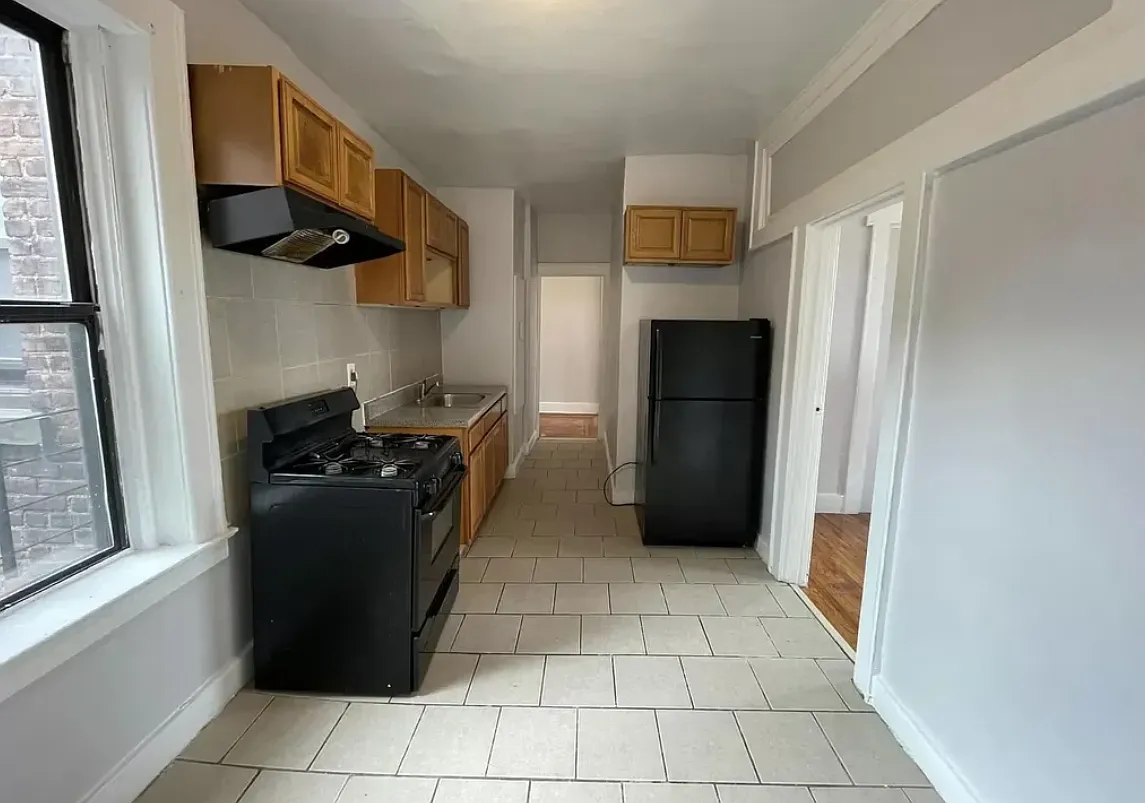 329 Park Ave, Newark — Photo 2