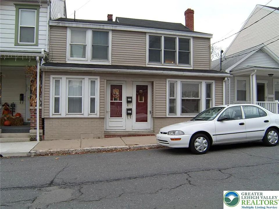 221 Center St