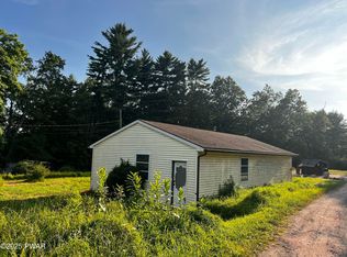 615 Plank Rd, Beach Lake, PA 18405