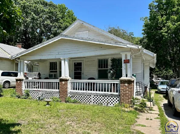 2060 SW Washburn Ave, Topeka, KS 66604