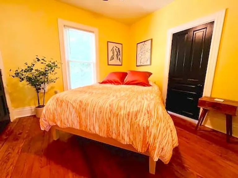 121 College Pl — Photo 9
