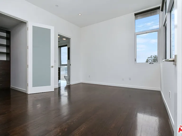 11610 Ohio Ave #1 — Photo 41