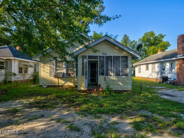 207 E Vance Street, Laurinburg, NC 28352