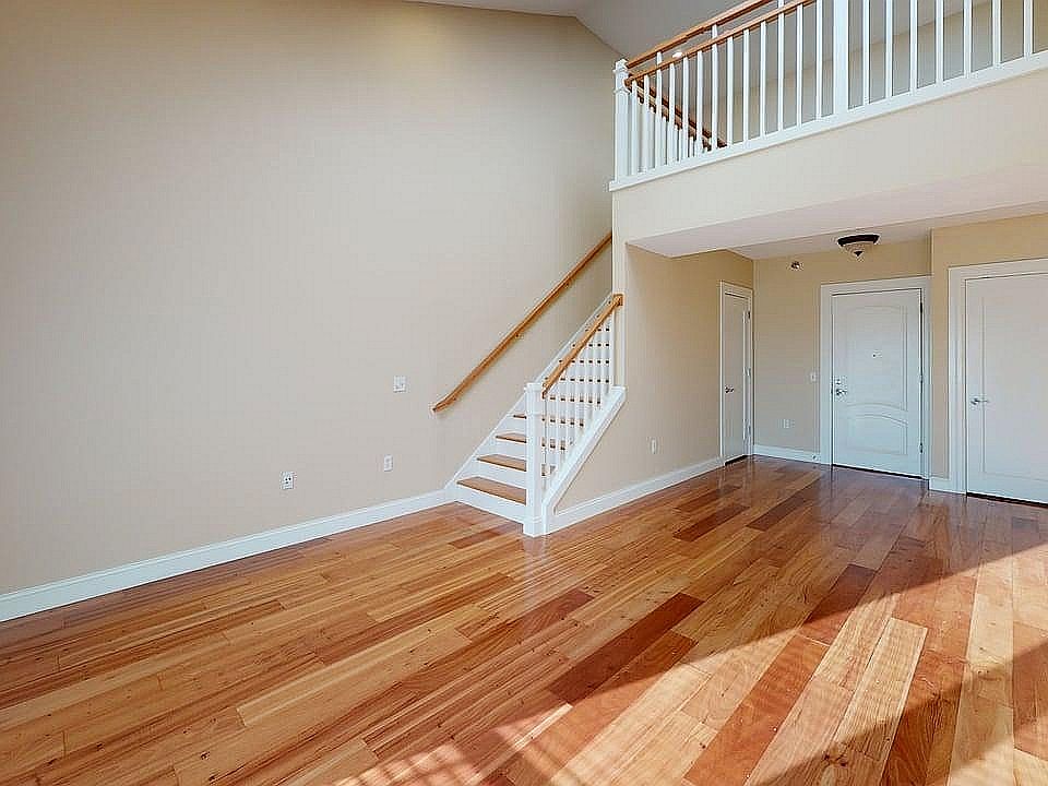 1 Bed + Loft - Unit 317, Living Room