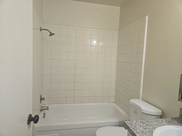 6214 N Fresno St #101 — Photo 6