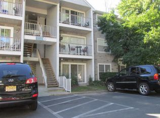 50 Holly Ct, Hamilton, NJ 08619