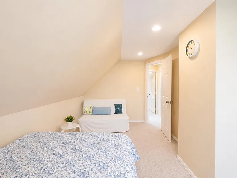 Cypress Ln W — Photo 22