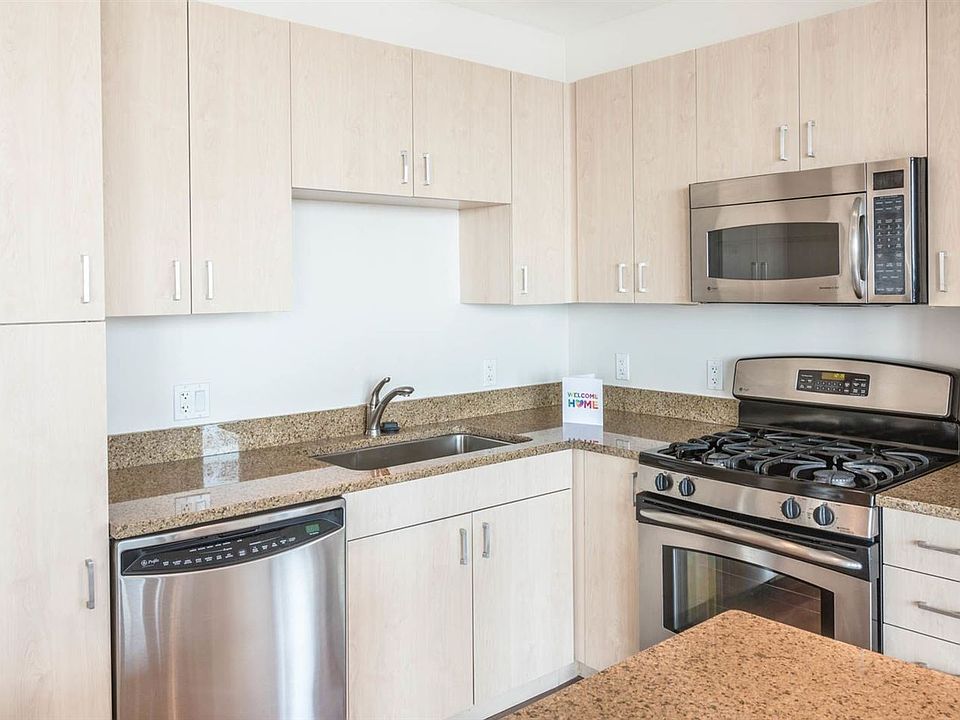 660-washington-apartments-kitchen