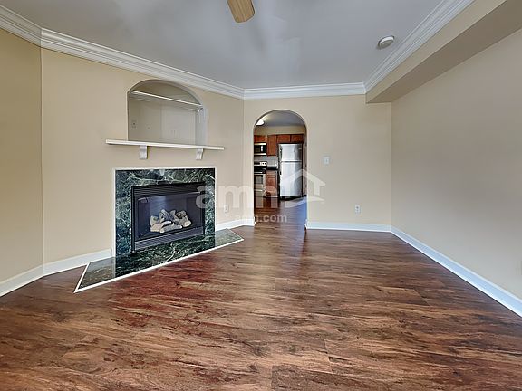 5th image of 817 Winterside Ln