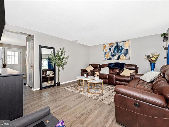 4th image of 1745 Northridge Ln