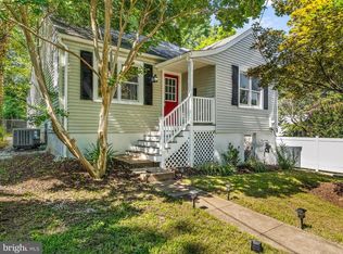 2804 Shepherd St, Mount Rainier, MD 20712