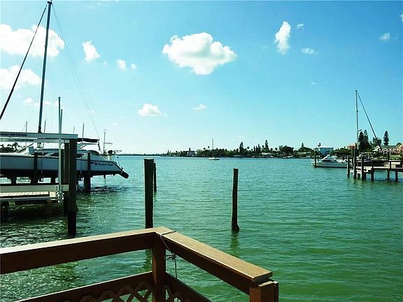3rd image of 407 S Bayshore Dr