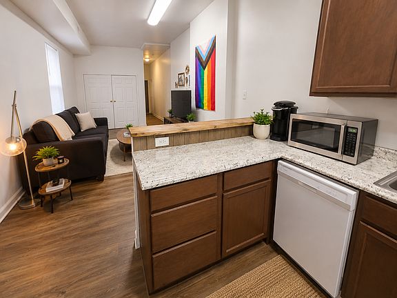 5th image of 500 W Grace St #10000