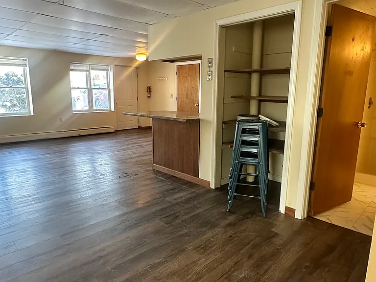 324 Main St #14 — Photo 10