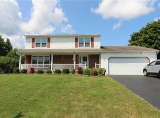 33 Oak Bridge Way, Rochester, NY 14612