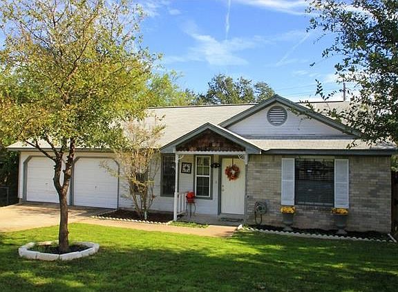 Look at that green grass!