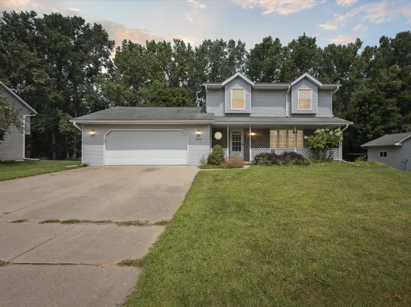 2806 Sunray Ln, Green Bay, WI 54313